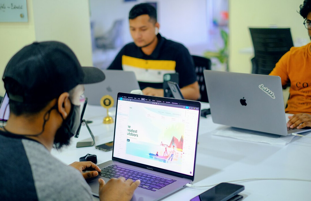 group of beginners coding together